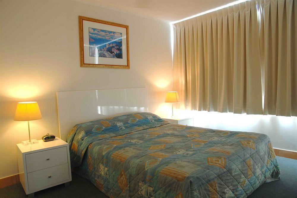 The Shore Apartments - Beachfront Gold Coast Dış mekan fotoğraf